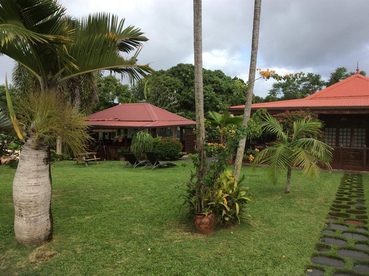 Le bungalow des bougainvilliers Ducos Extérieur photo